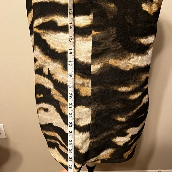 Sleeveless Turtleneck - Picture 3 of 10